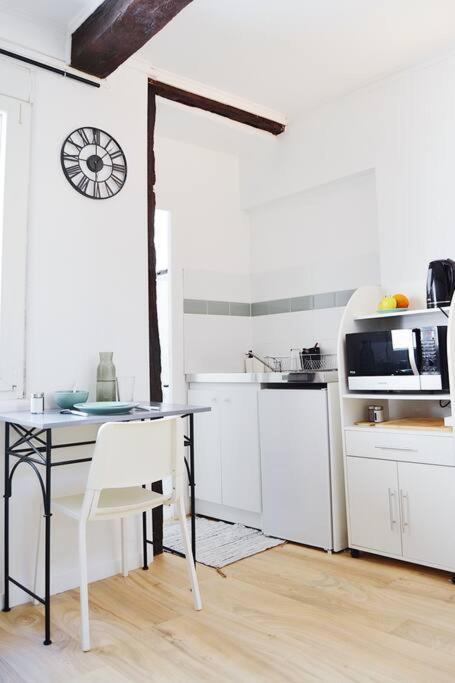 Superbe Studio Au Centre D'Orleans Apartment Exterior photo